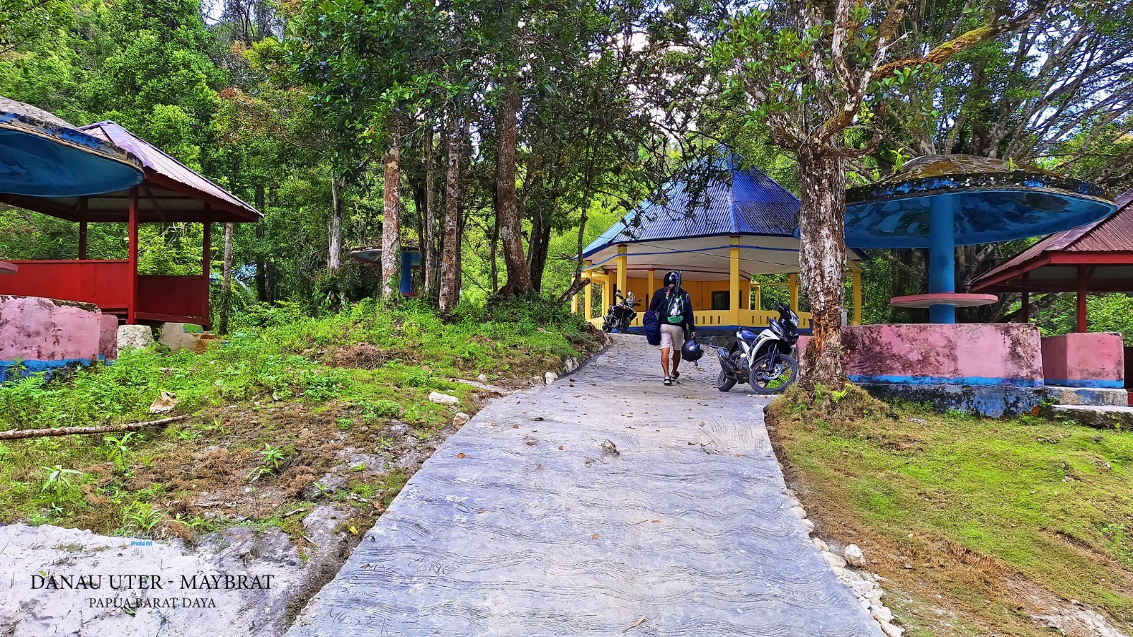Pintu masuk Danau Uter